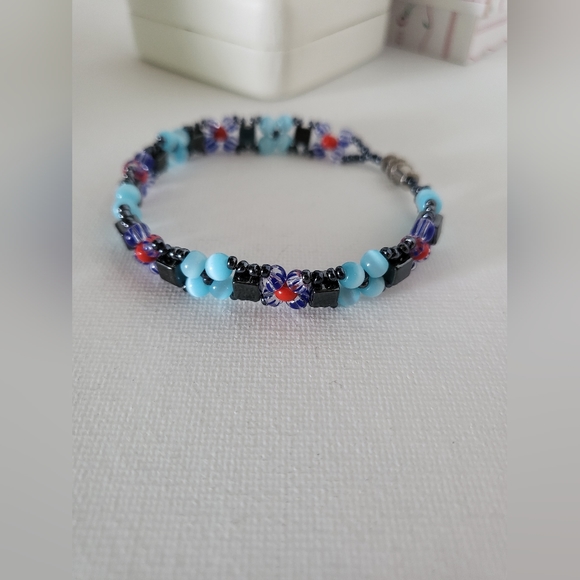 Floral Chain Bracelet - Picture 2 of 7